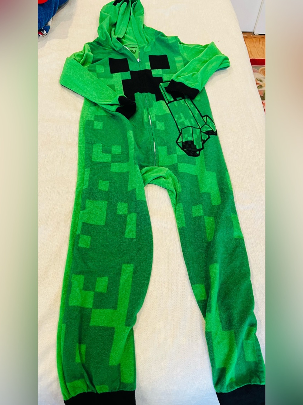 Green Pixel Creeper Kids One-Piece Hooded Pajamas size 6/7 boys